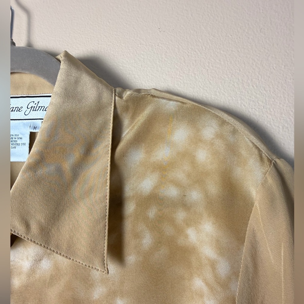 Diane Gilman 100% Silk Lion Embellished Button Up Blouse Size M - Picture 7 of 7